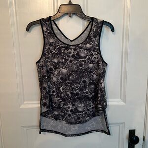 Lululemon Flowabunga Black Angel Wing Floral Run Split Singlet Tank, size 4